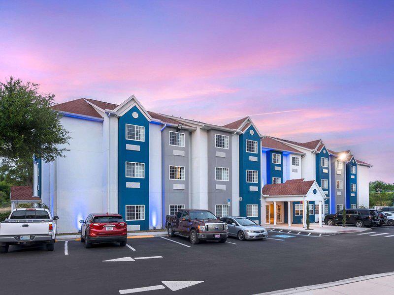 79CE7BFB3355A77125FD3647571A3DD6