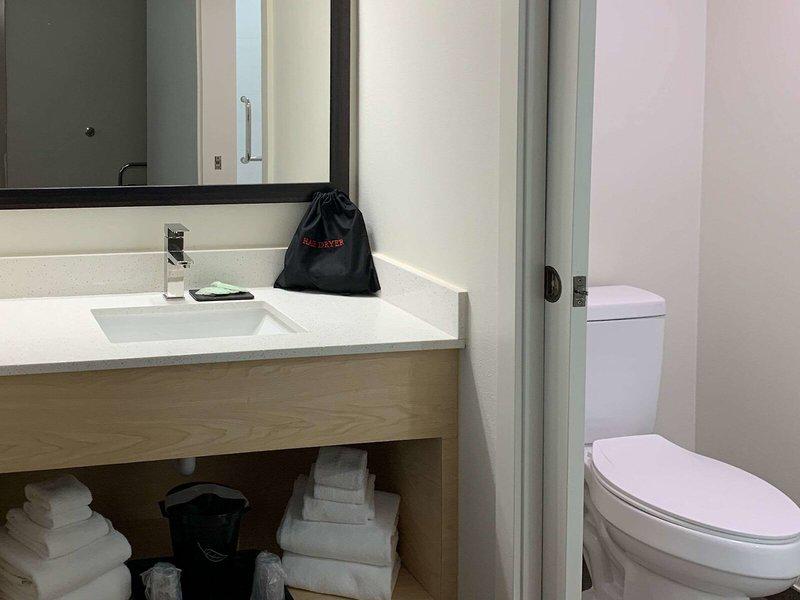 914FA80299364D53F8827DC1772D3846