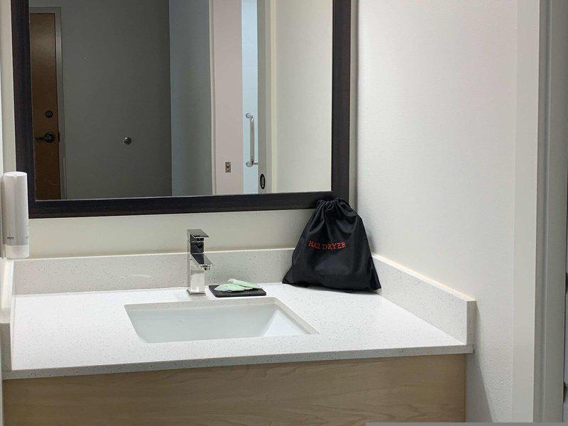 FB1F88E6F6AF93DDDFAF0FB7B97ABE02