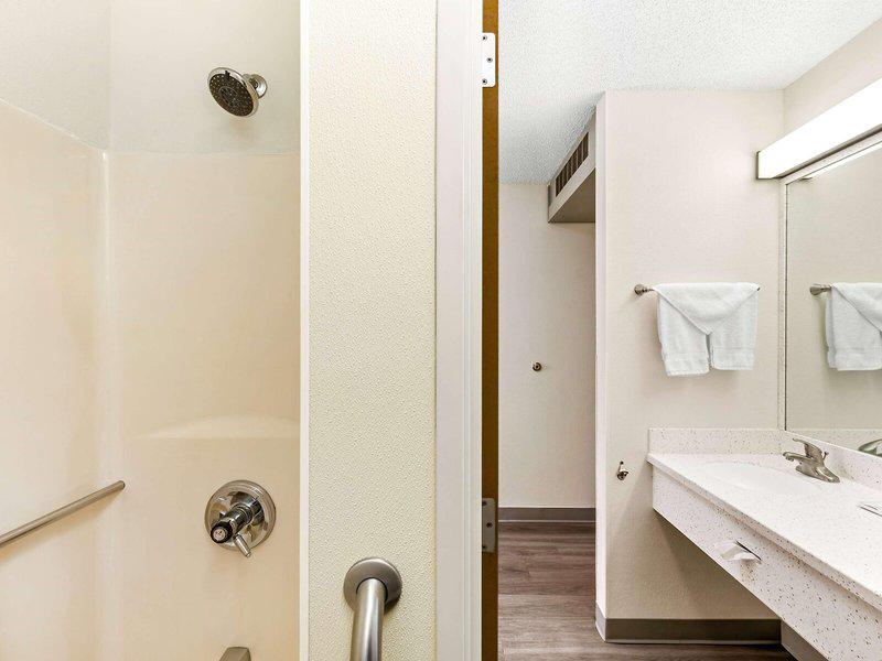 2C06E665D0989556C02B16E40C1F806C