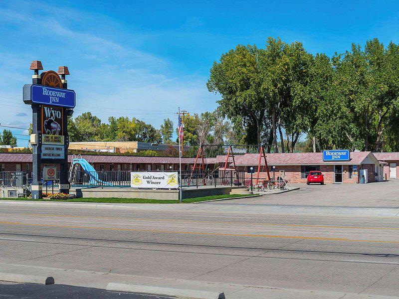 49DFC85BC38C55E43E8CFA1887852943