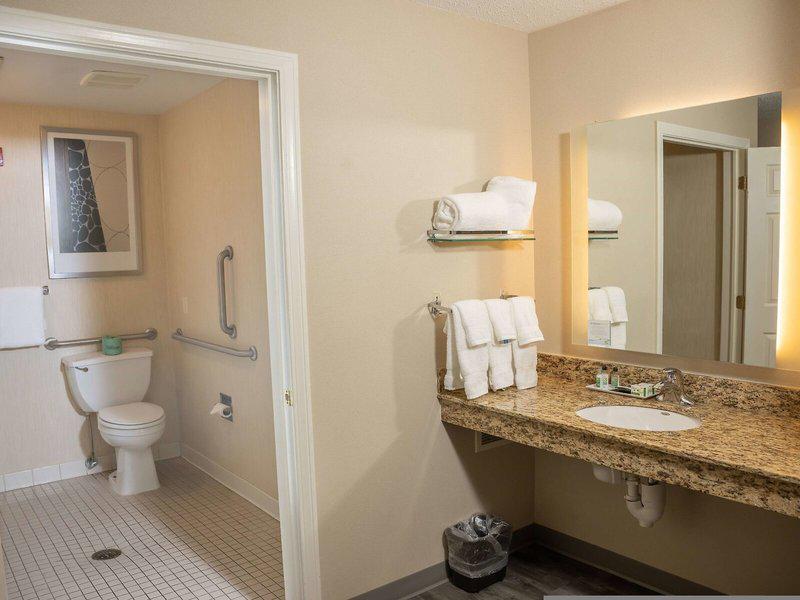 EF89F247A96B4FE55F82F952D1A666CB