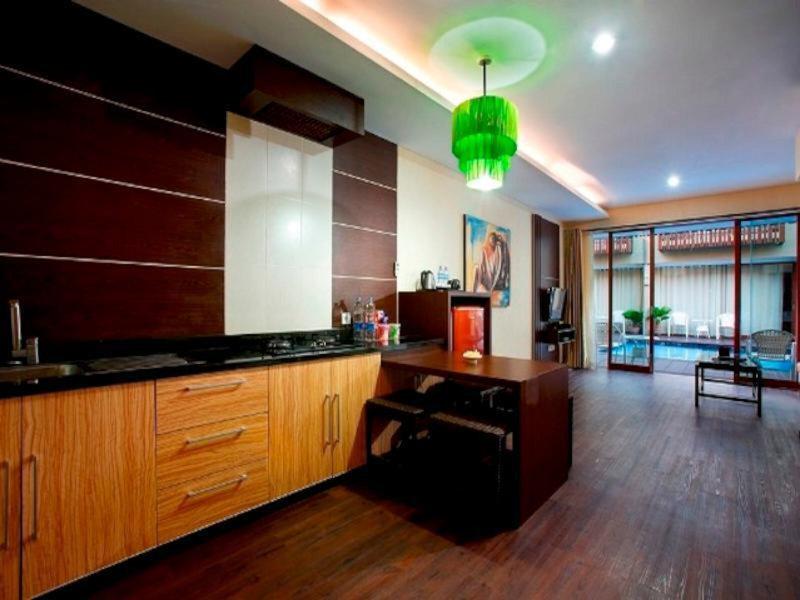 F9DCF3BE377F69D2EE8F54C8E54824B6