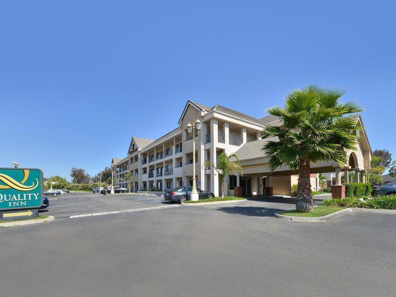 F4A23F7537C4CB873CDC404A256D4261