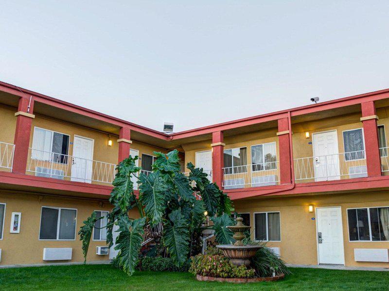 E86575C3FA92FA20665AF740314D01D3