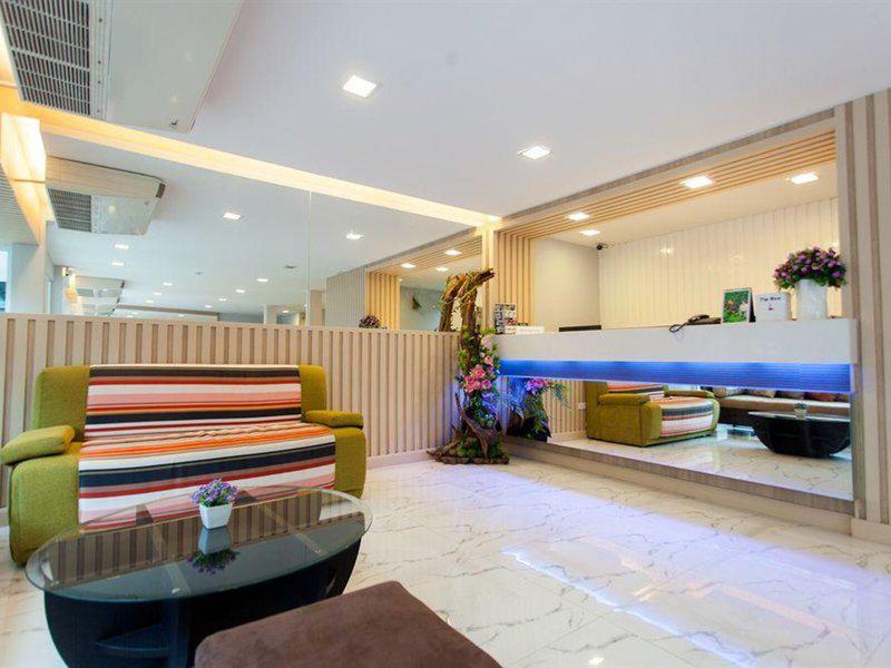 17CB1AF04AD294AF46463FA635604AFC