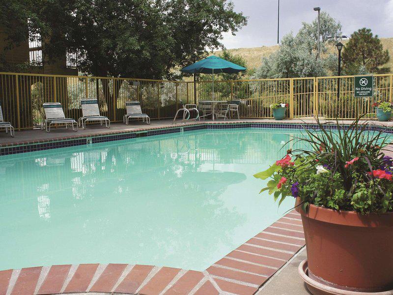 B1987D3C4B05A911562B68D1E9E00A1C