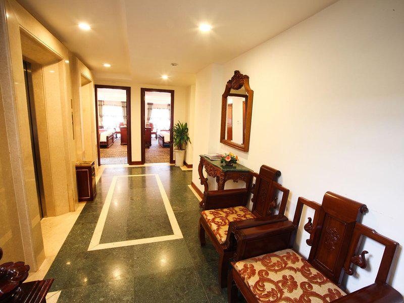 FD273D58CBD6FD5D20E7CCB13C58553C