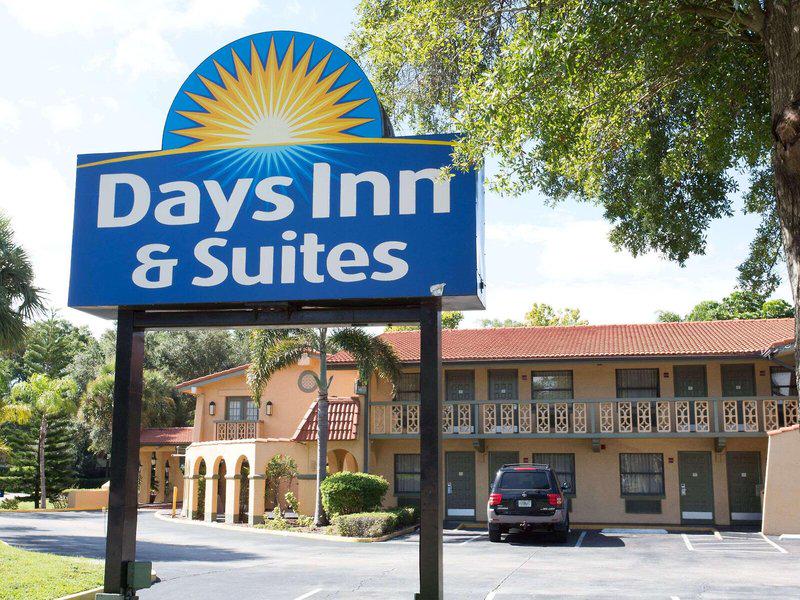 EAD7AB5F147E734851C4AC7D956357E1