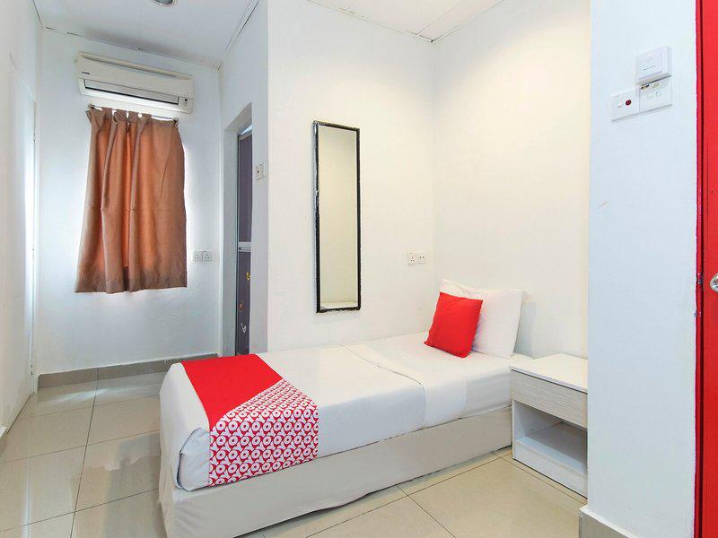 F2721987D5B90DEB2EEC83FBA828403E