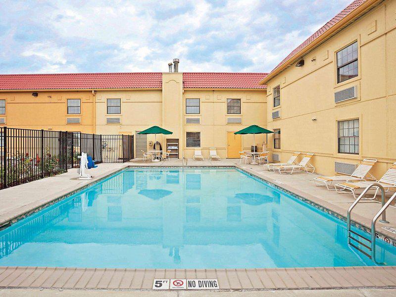 6A0523E56D69EBBA3F9F3AAE6A51B6D9