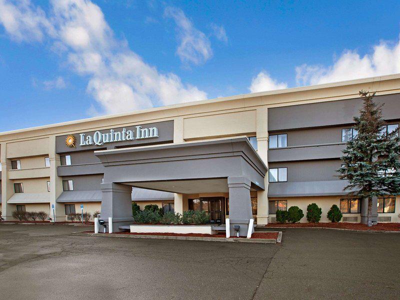 65F2D95D27D239169D8E69E655561967