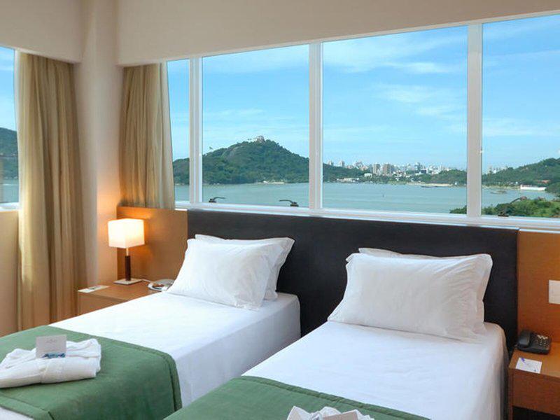 69C054FF1240BCEC83BB059A4D6004FF