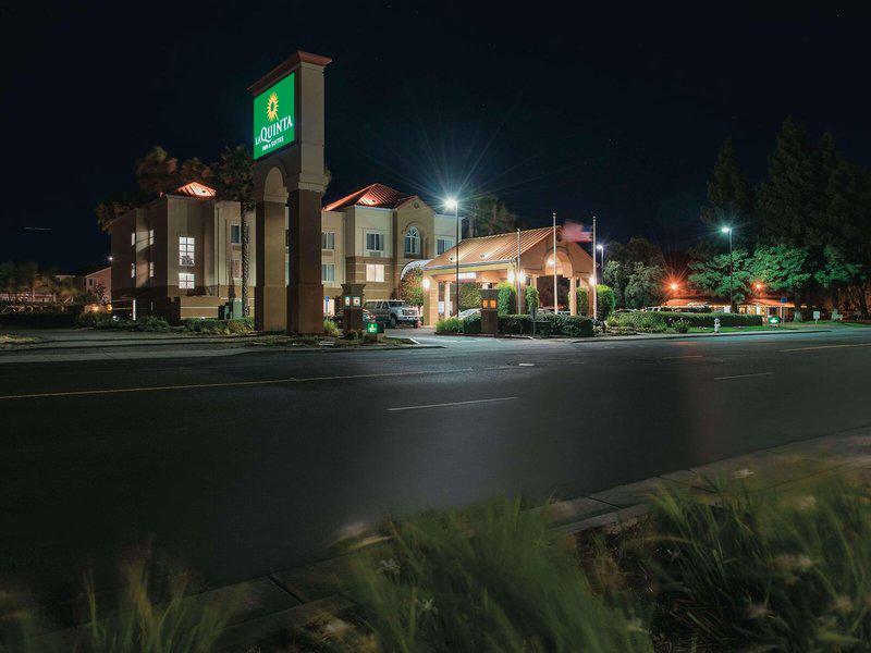 BFC07FF1093B6693F9C6E61CDCA32758