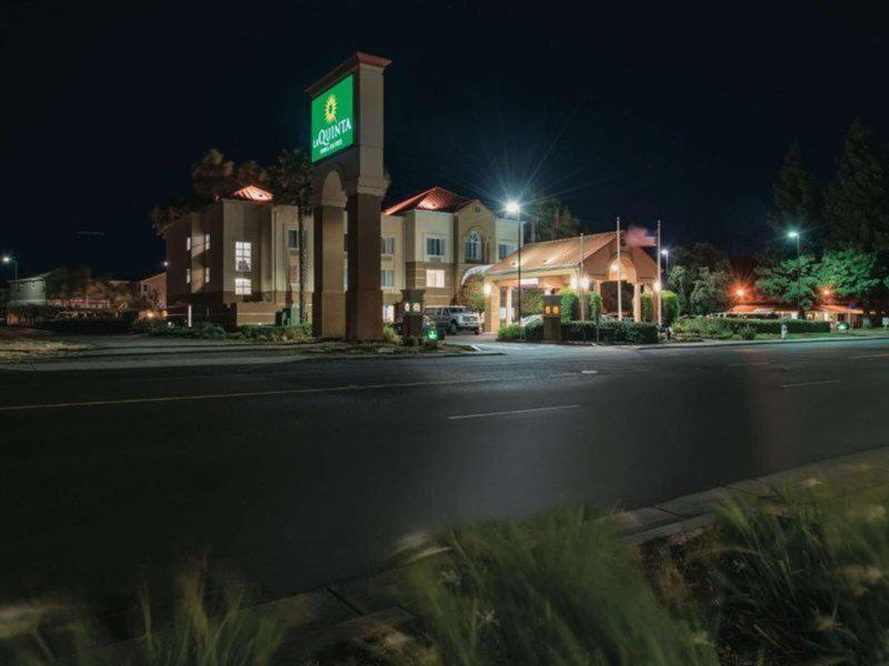 1F96B781AB200F749819286E20253611