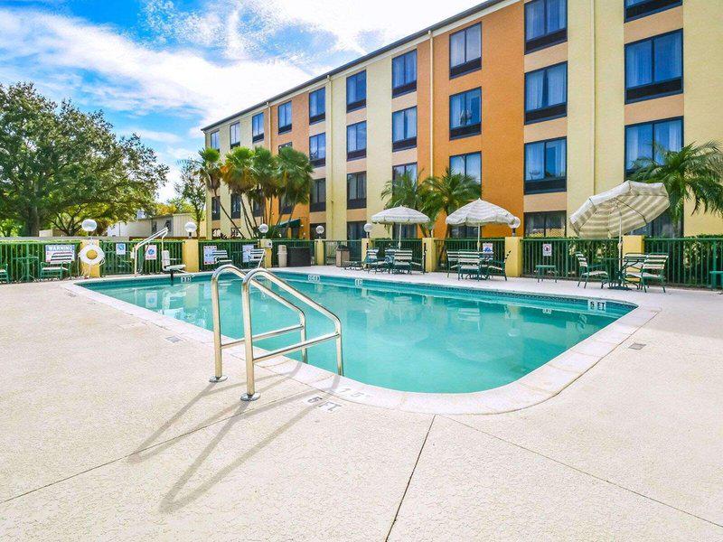 762985AD392CD97C141C045BD4967104