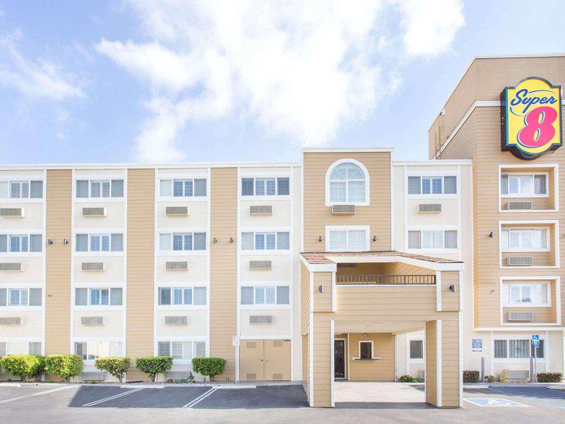 94D8085EE9B5ECB6A1A2F8481D8E0ADD