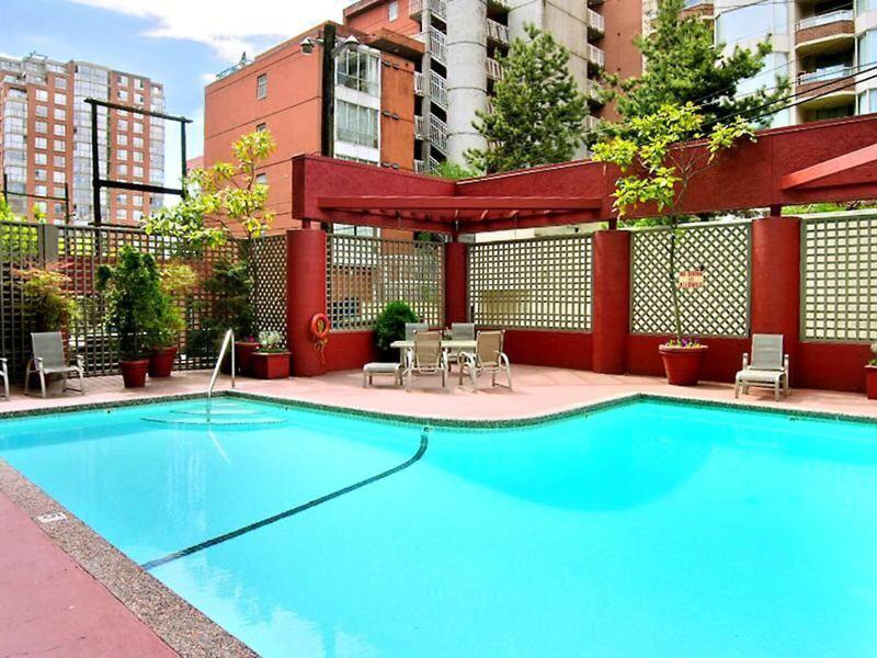 E18E2292DAF21630D8D715152053C918