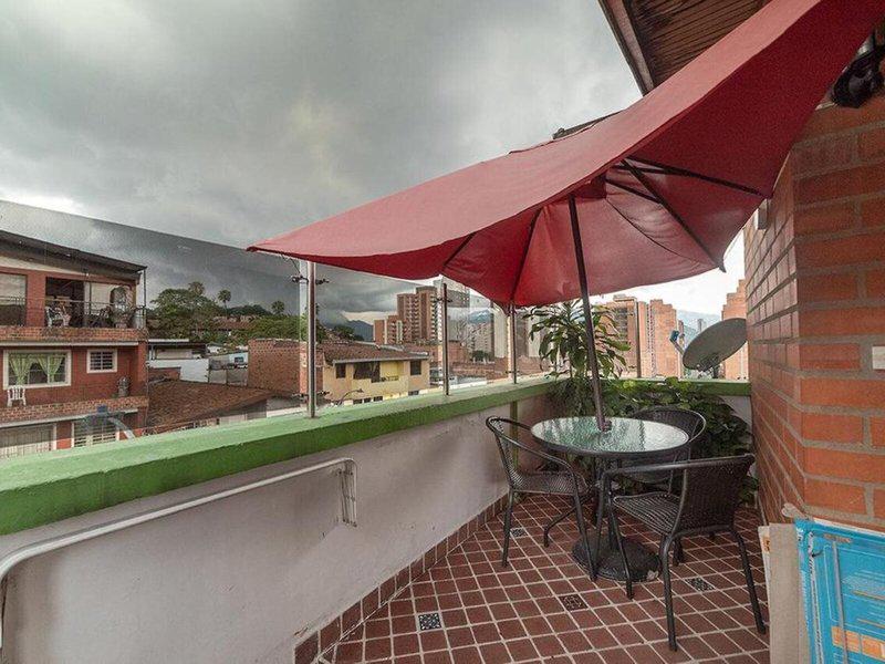 1EE34F7F875EE1654B2275743AAEB0EF