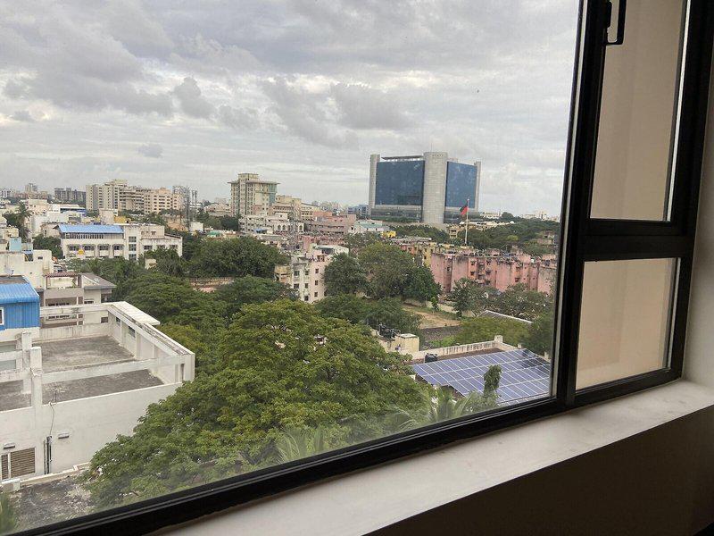 8B2DCF0DA9C97AFBA1F8F842D4F84A59