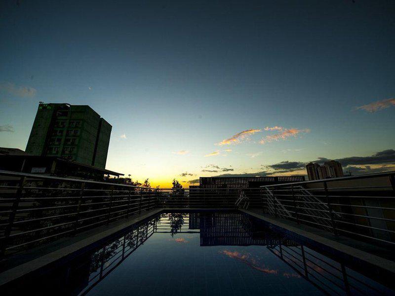 819E70CD95B0E9DB6CF7597A614BAE82