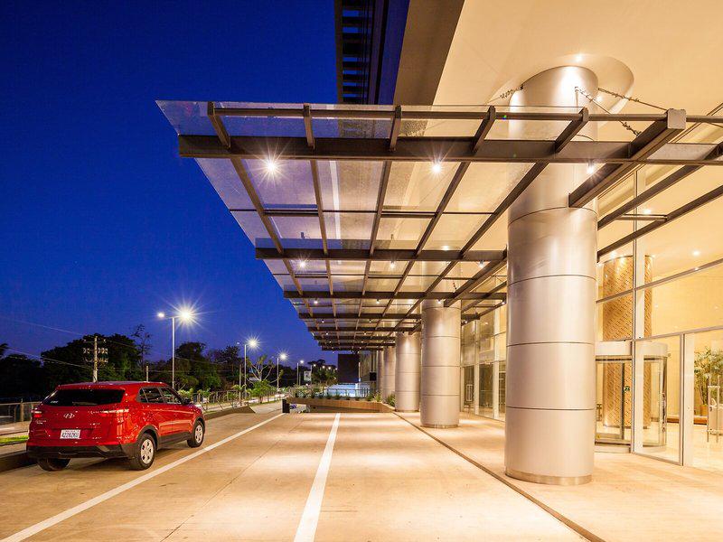 0326A242C2C18257CC59ECFCC7E85D39