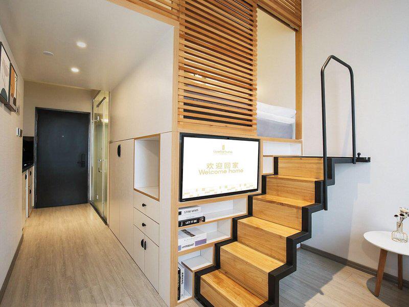 EF95BF1F075B4C29F7BB729D893C9E1D