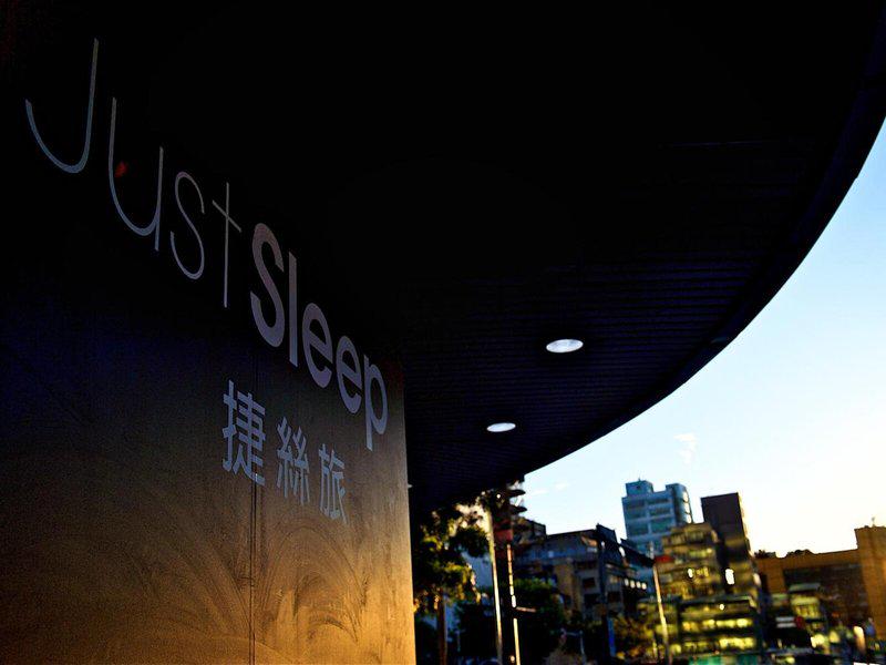 59F7A672C6C3469013A68A572FB1D0E8