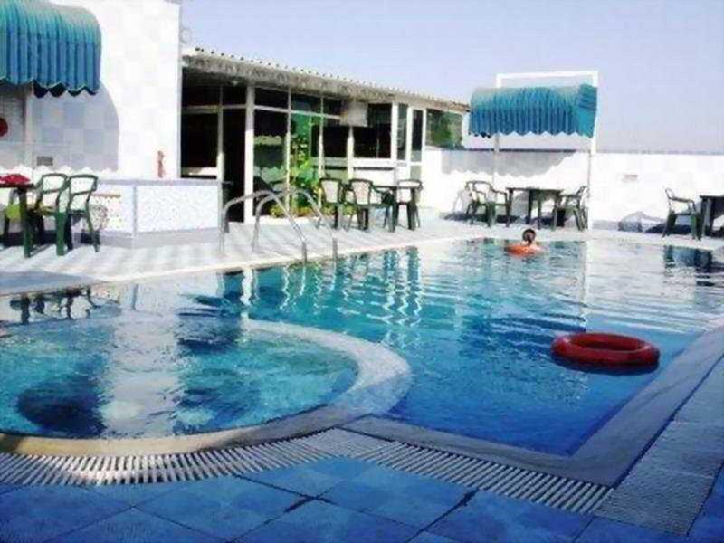 7C552B3040AC47C96413B1DE7B1FF475