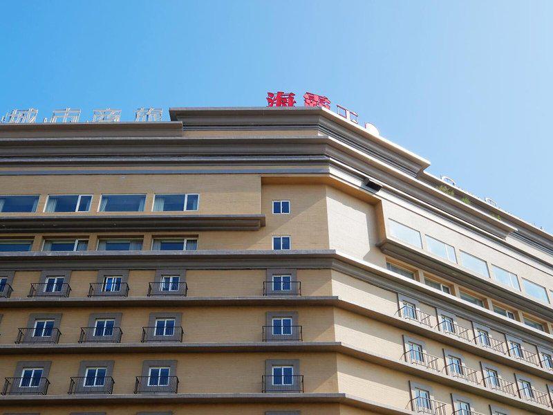 5B5D1513AB441F65F8B84A016C936F06