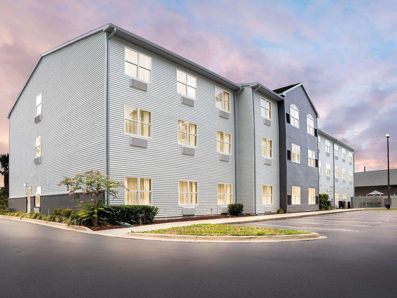 38994C81AB3B6437F2E0D7A3E6880B99