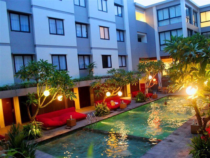 8BB0B4A0923D269FD167D6B1013DF4D5