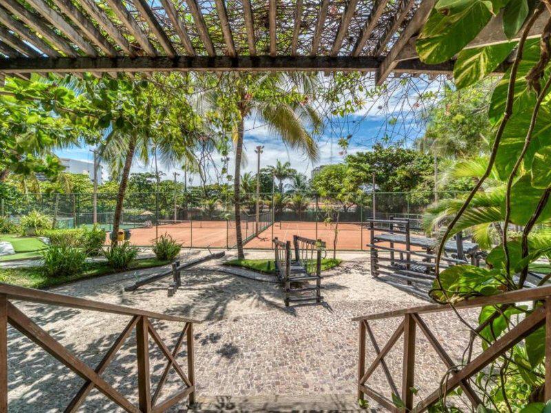 8CB242F11F9CEF76362F6BFB55970539