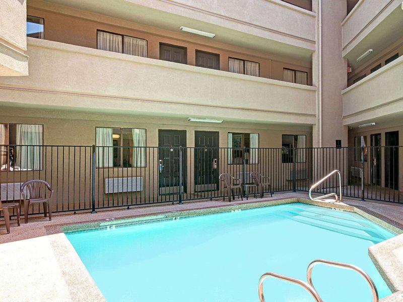 48B39E7FF738AA2DE5F42190DC7DD811