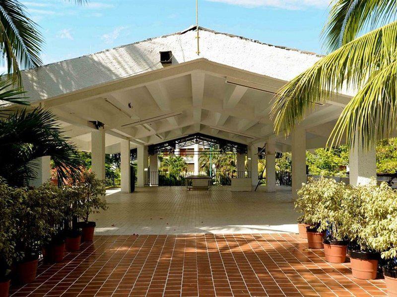 F6E7B6BF4BB9D9C3508B2E17126DEFB4