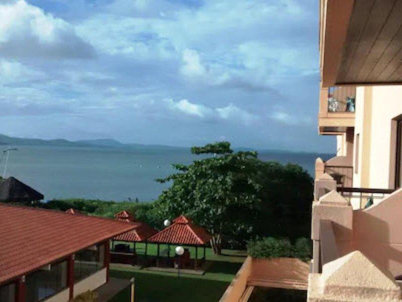 3C293B38084BFD8E4D561DDA9B4E40EF