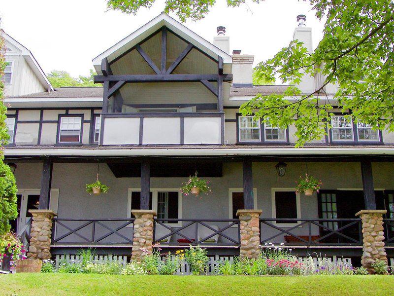 593F3EF5A2E4BE3629A6C2CD5B1A5E83