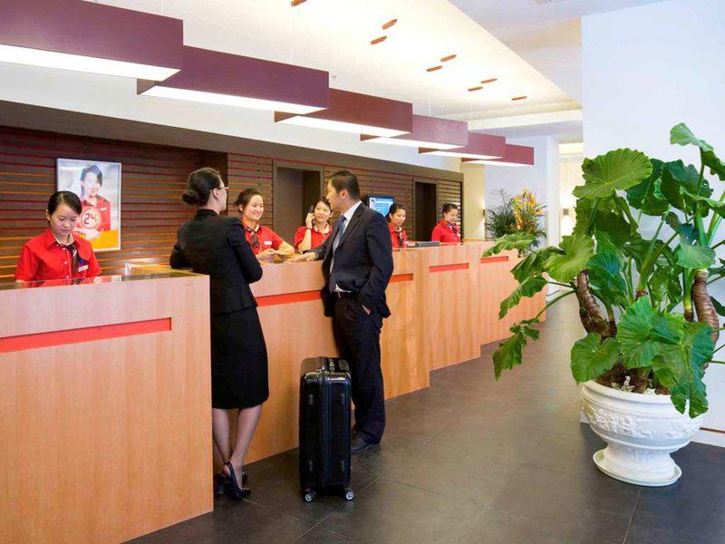 19D3E7B209C4F3AA2B95592ABDAA191B