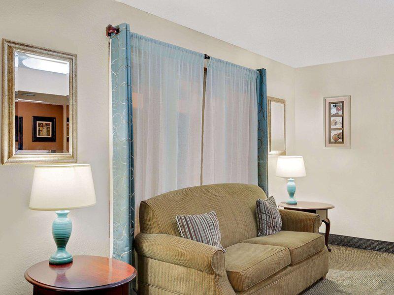 5A1012B18DF0146F2FFB274F9BCDCBC3