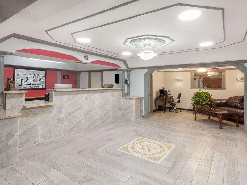 8A0756CE671A48035AFF339641F6ABA8