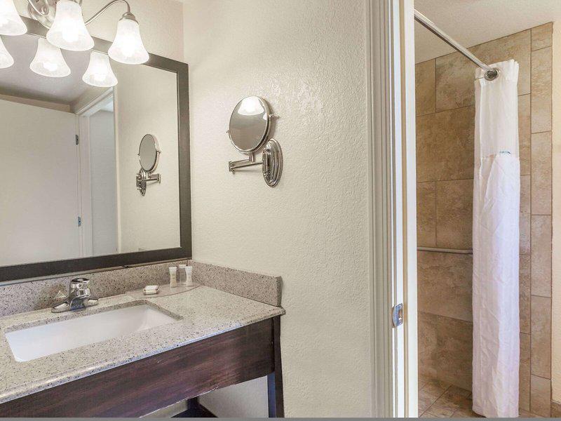 E50A2332CFF2B63E5BADAEB3363EB9DD