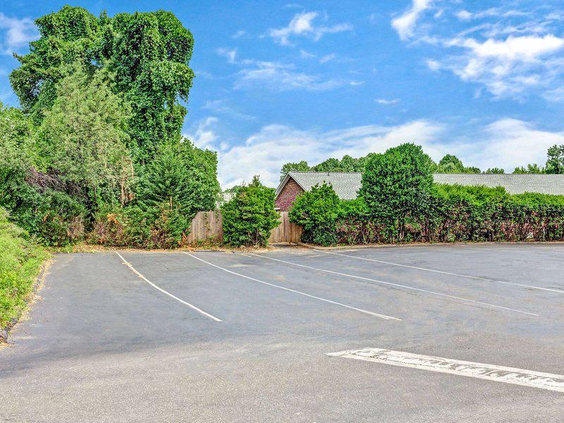 B6BBE5E349BFF3D8D8D2E574F2FAD490