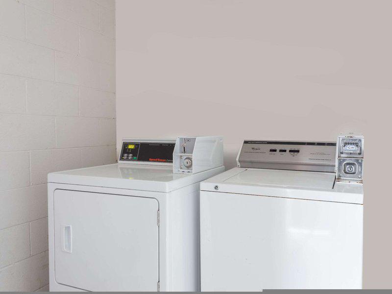 1098B07C4ECEA100B505B89DD9402F3E