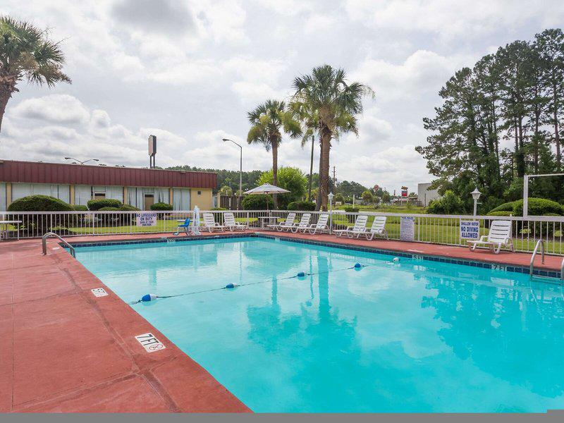 DB2625748306A45E47E6E50B2CED5403