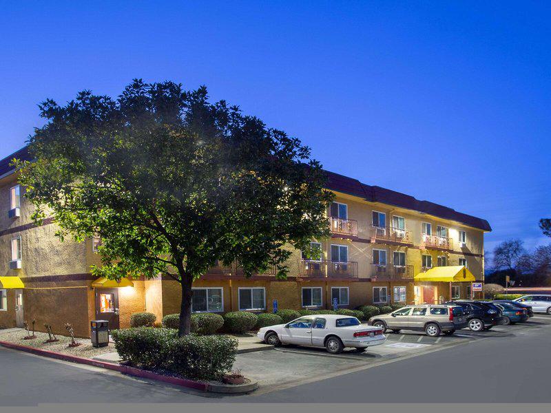 EC7B5FA8185E128F9BBE155A34596C67