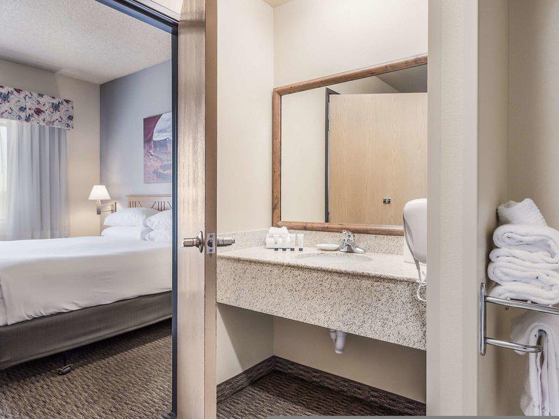 4E0BFEE9360CE64AA9CA7D1D736C1A64