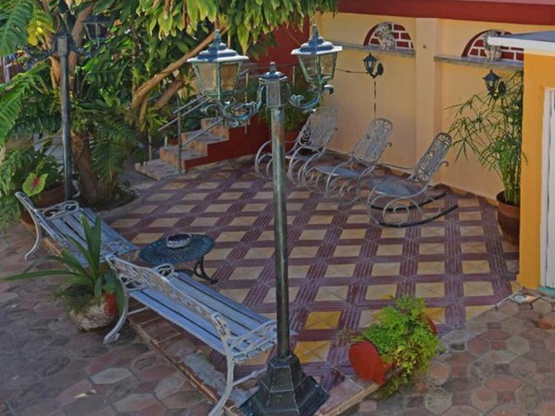 FF5916C3098C1BF427D8691BE67B6E8C