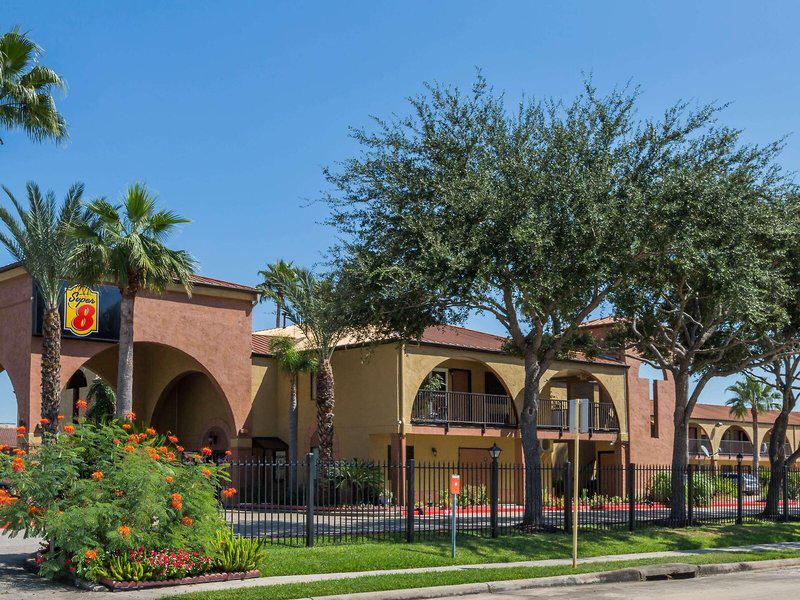 3D489EEAA623C08C38B0049AC24A237C