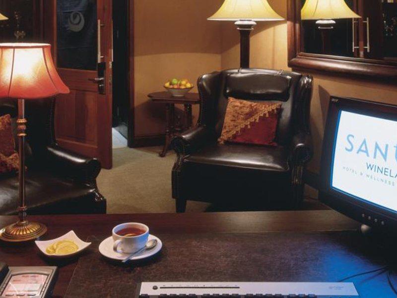 E758F0CBE2D9727EF05B3D9DAA7896AD