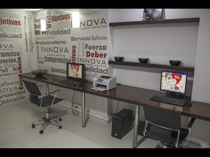 7B5CF335F924C2F96593D453B7EFF1F3